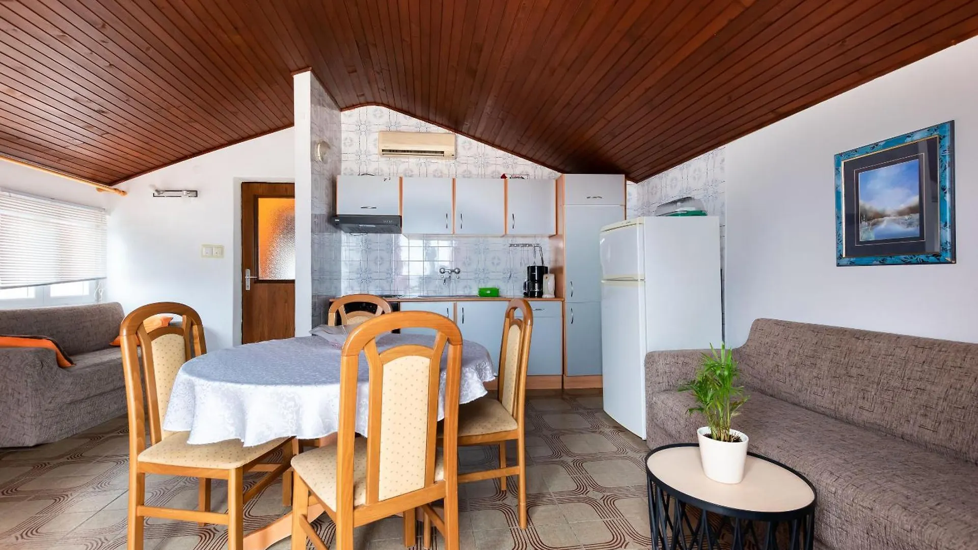 Apartments Antonija Kampor 0*,
